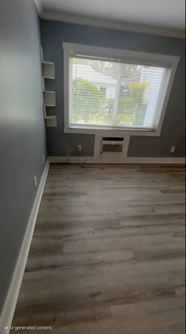 Building Photo - 4127 Dolphin Dr