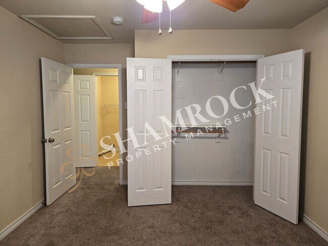 Building Photo - 115 Bentwood Dr