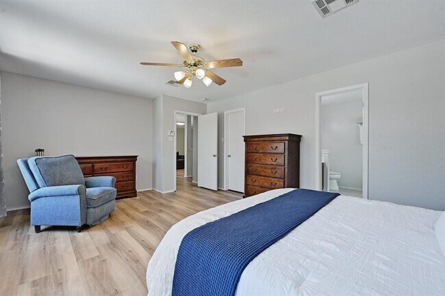 Building Photo - 252 Fall Creek Dr