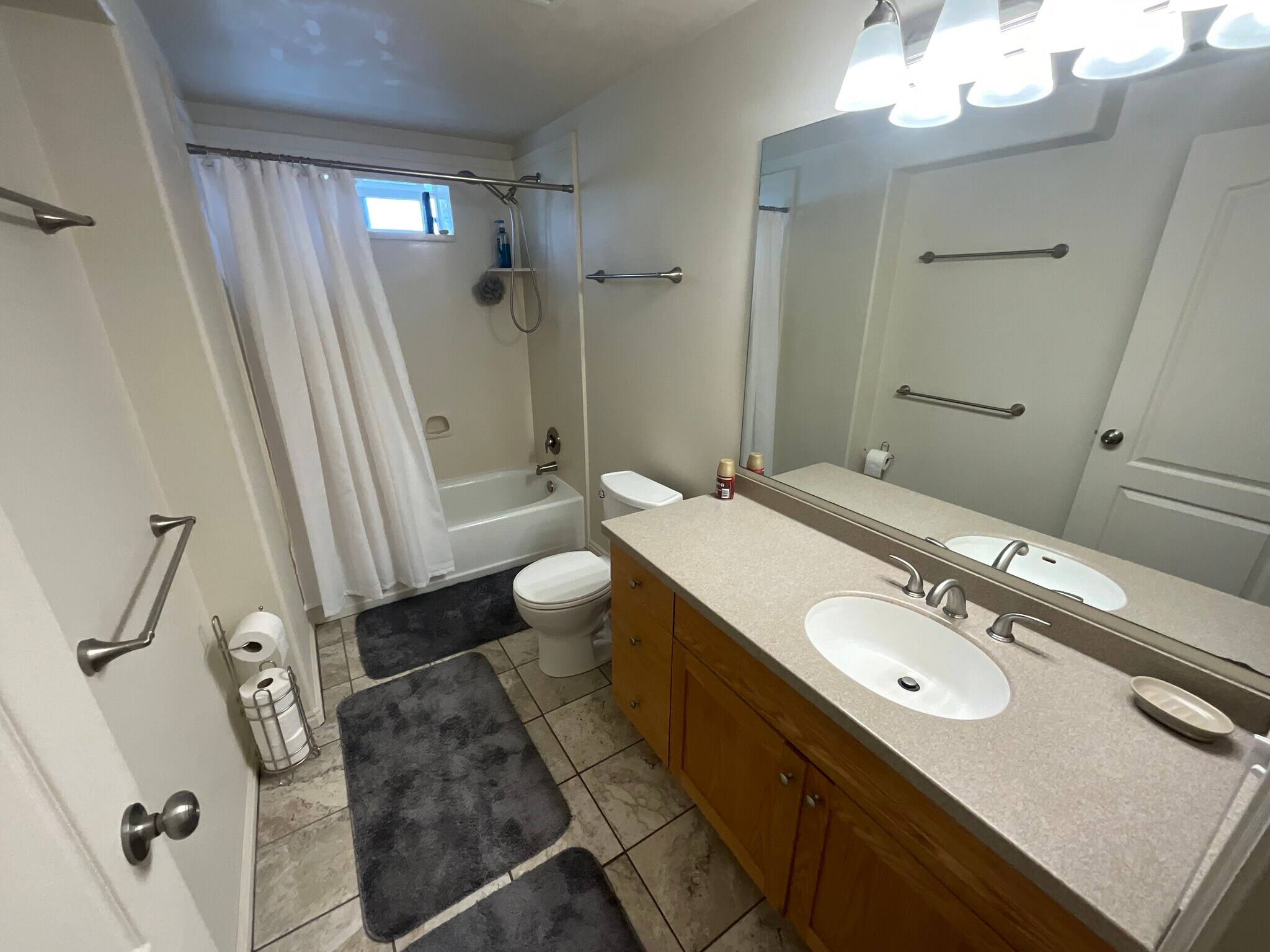 Building Photo - 6304 Parkridge Dr