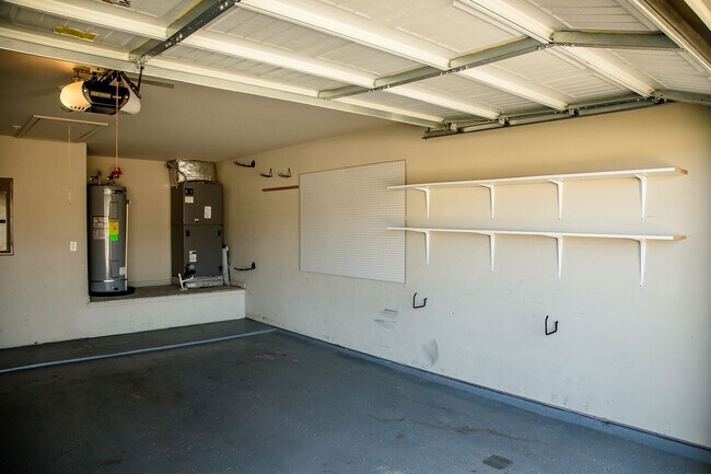 Building Photo - For Lease – $2,100/month | $2,250 Security...