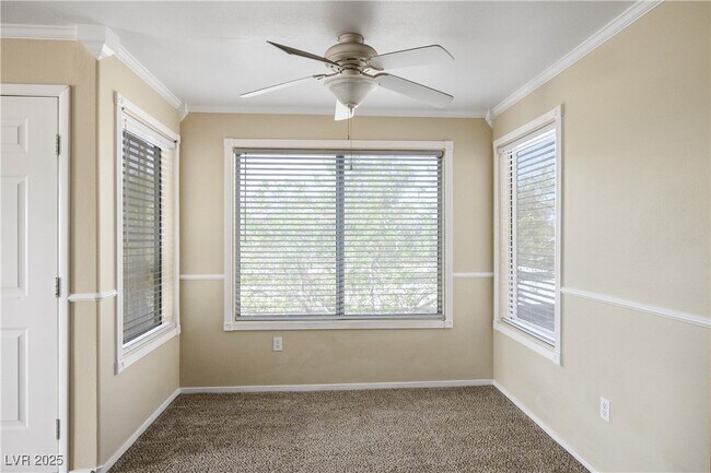 Building Photo - 5710 E Tropicana Ave