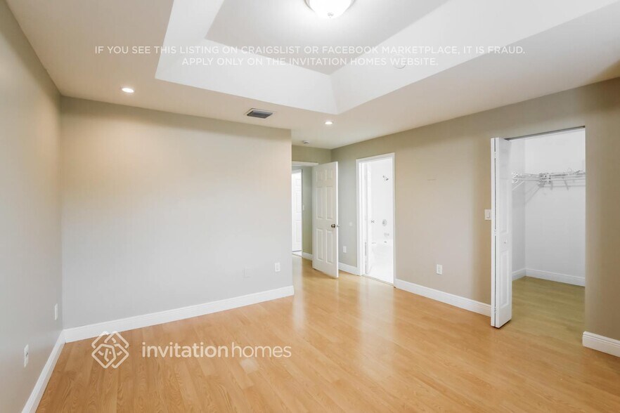 Building Photo - 7663 N Southwood Cir