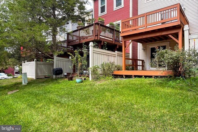 Building Photo - 11931 Redtree Way
