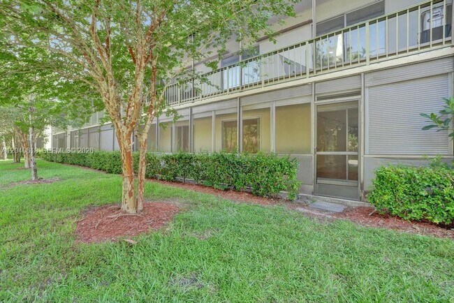 Building Photo - 4114 NW 88th Ave