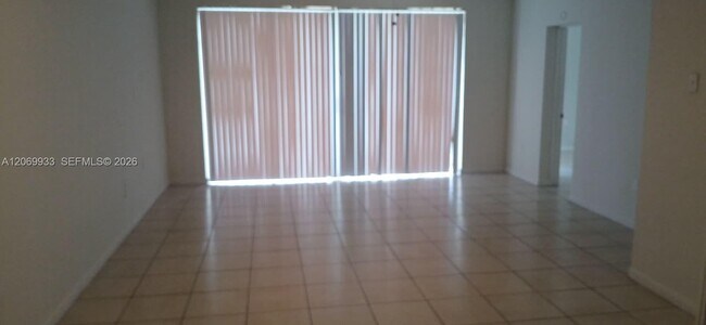 Building Photo - 1591 NE Miami Gardens Dr