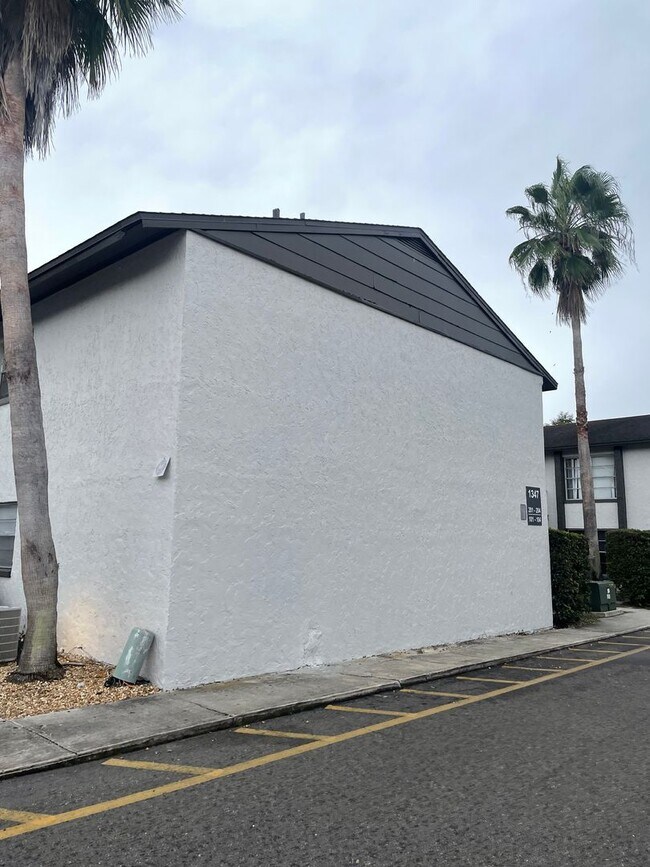 Building Photo - 1347 Baywatch Loop