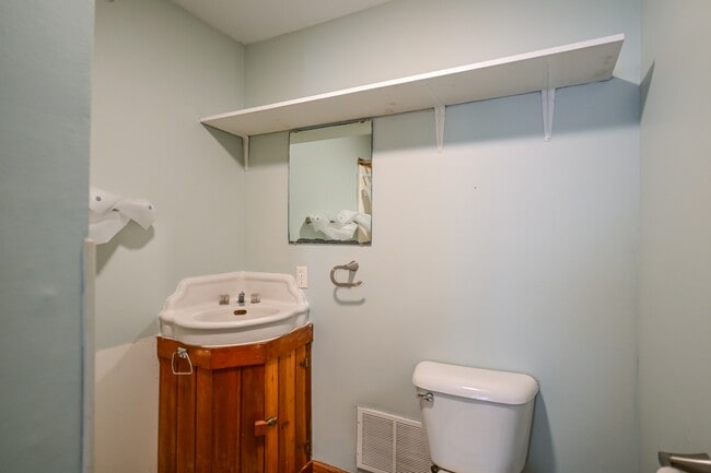 Building Photo - 29 N Shafer St