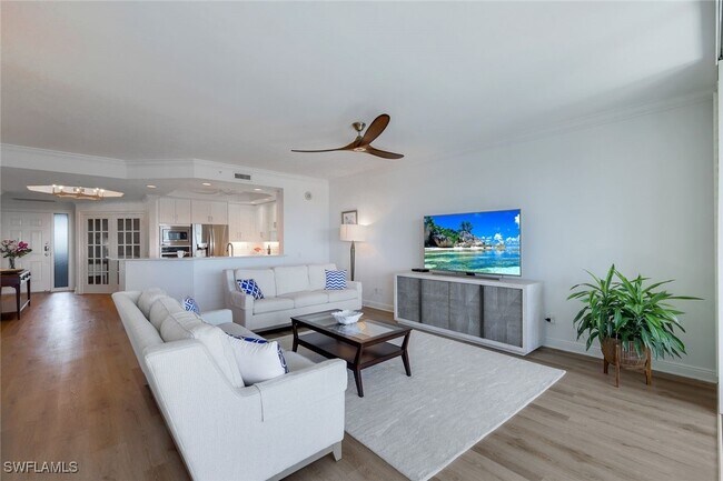 Building Photo - 425 Cove Tower Dr