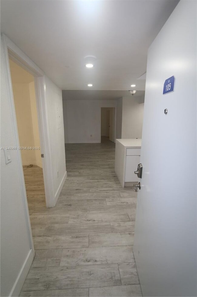 Building Photo - 10755 SW 108th Ave