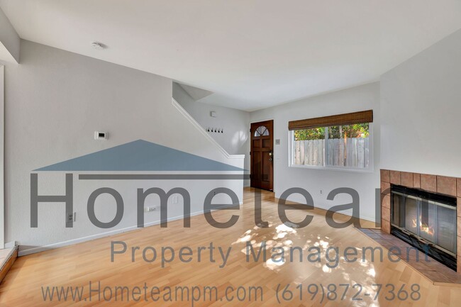 Building Photo - 2 BR/ 2 BA 1009 SQFT University Heights / ...