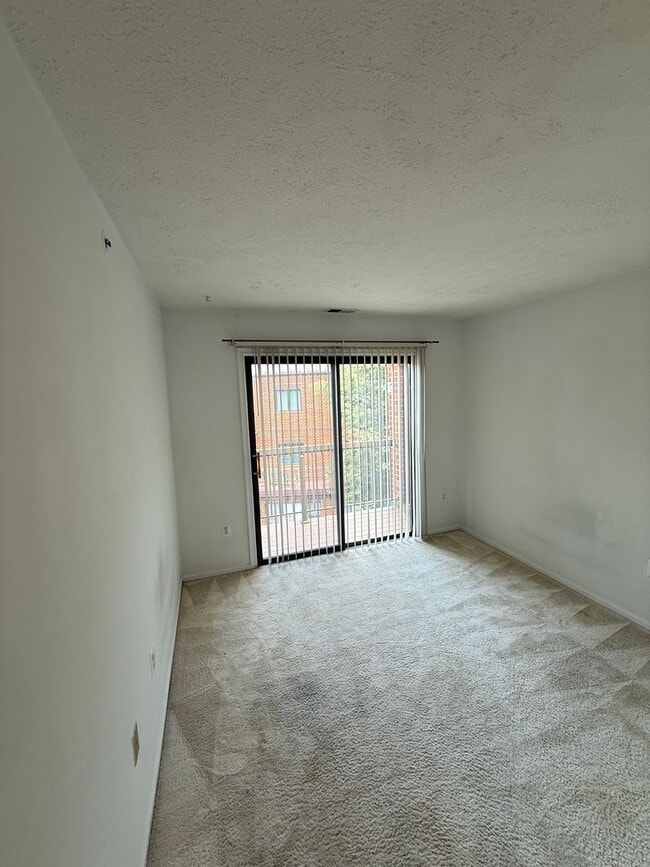 Building Photo - Charming Condo in Gaithersburg, MD