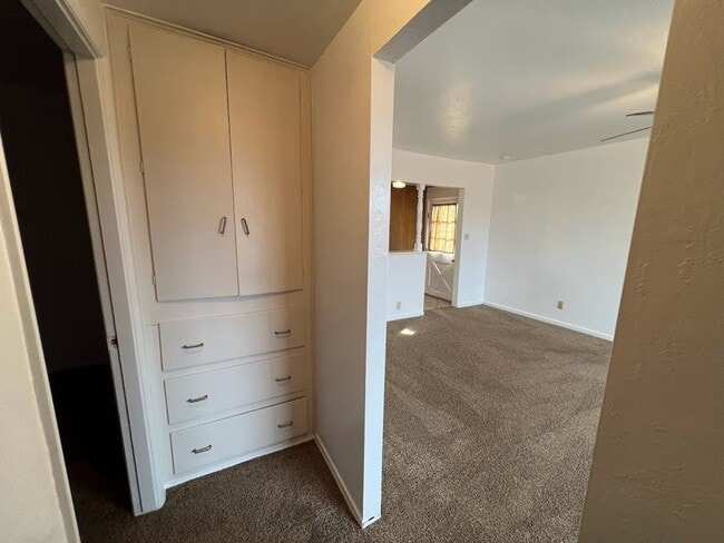 Building Photo - Reedley Country Home For rent