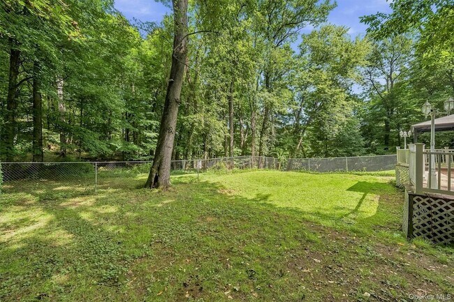 Building Photo - 383 NY-32