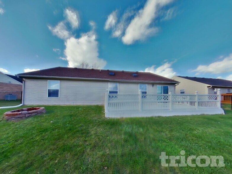 Building Photo - 43 Morse Cir