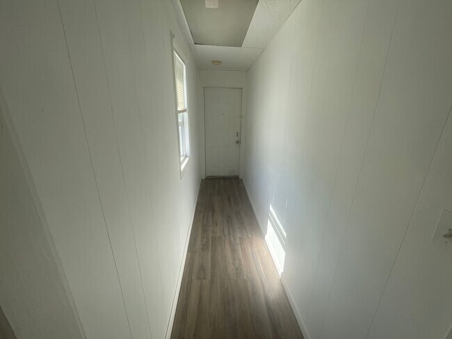 Building Photo - 438 Park Ave