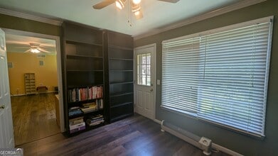 Building Photo - 1002 Deer Hollow Dr