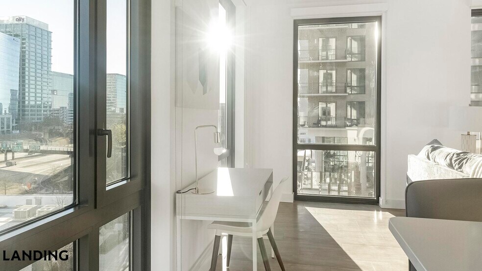 Building Photo - 1007 S Mint St