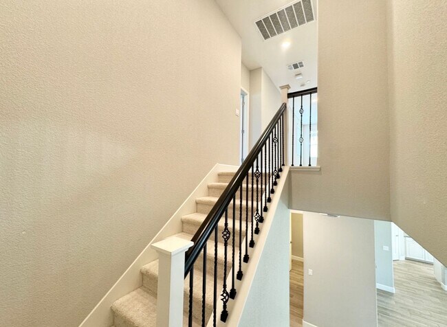 Building Photo - Beautiful home in Springlake!!