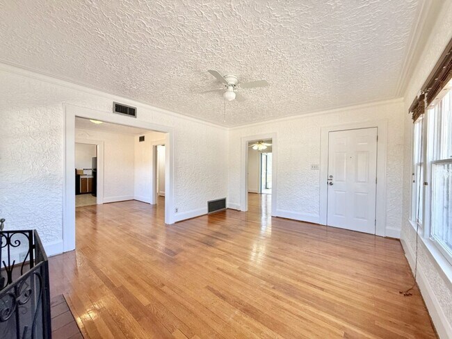 Building Photo - 1013 23rd St W