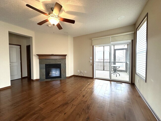 Building Photo - 6218 Shadyview Ln N