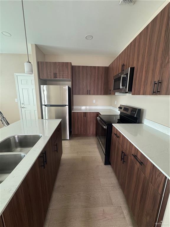 Building Photo - 16 W Driftwood St