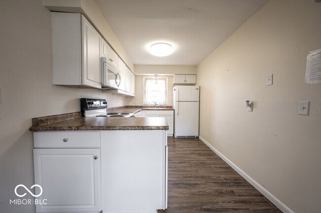 Building Photo - 140 Maple Park Dr