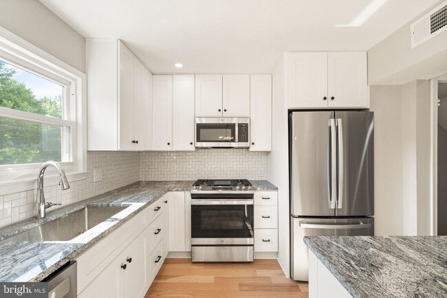 Building Photo - 13466 Foxlease Ct