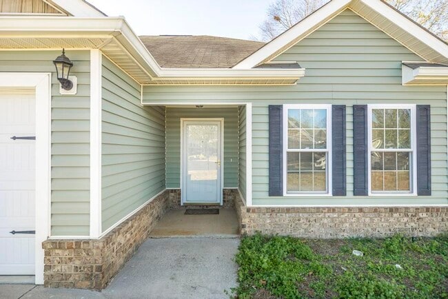 Building Photo - 102 Summerstone Bend