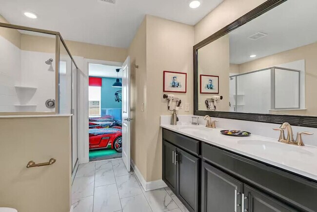 Building Photo - 9016 Sommerset Hills Dr