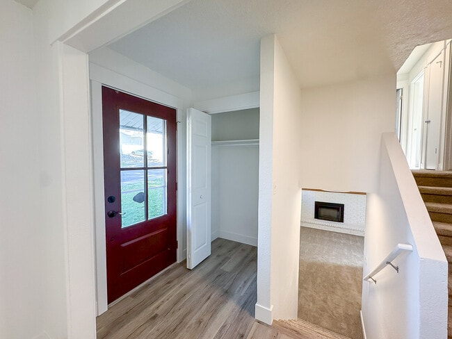 Building Photo - 1340 E Navajo Dr