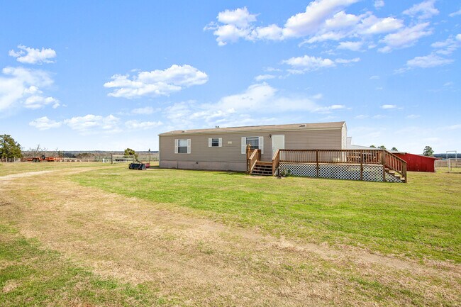 Building Photo - 140 Youngs Prairie Rd