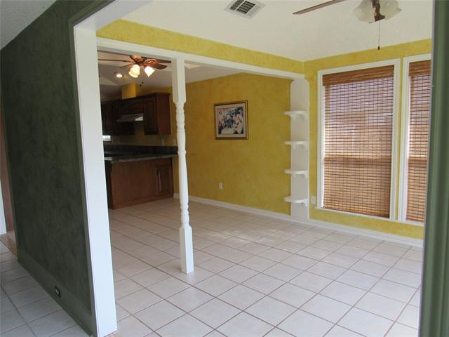 Building Photo - 2312 Blue Cypress Dr