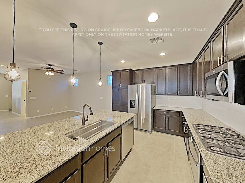 Building Photo - 2264 S Agnes Ln