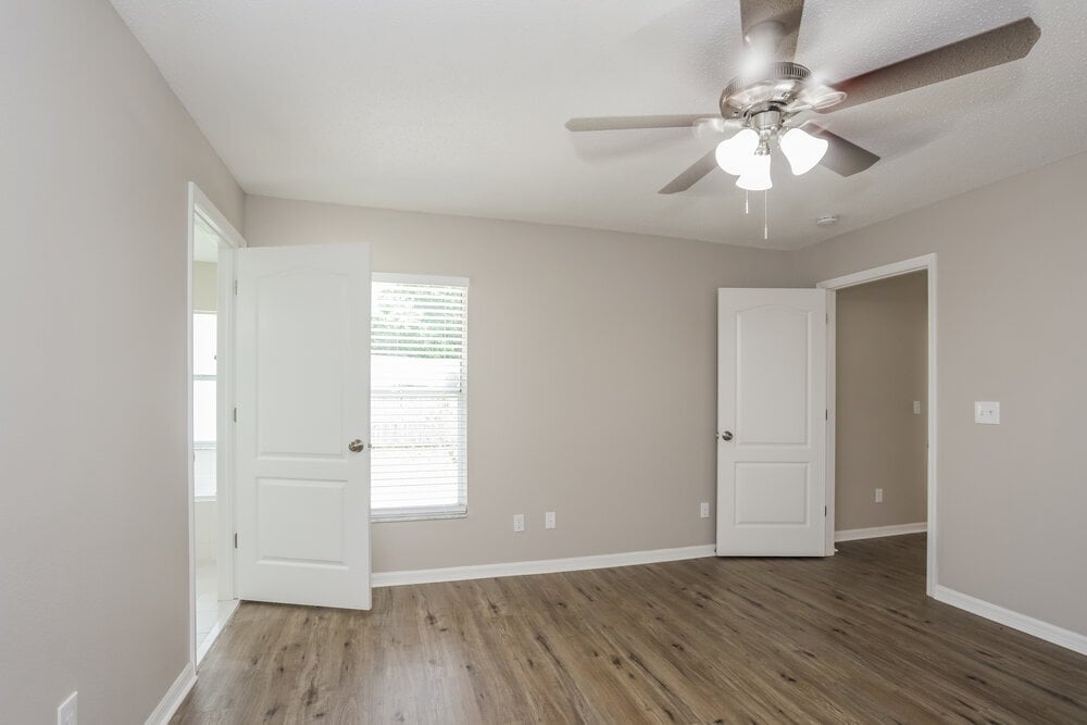 Building Photo - 5910 Erhardt Dr