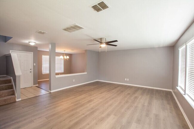 Building Photo - 2621 Sundance Dr