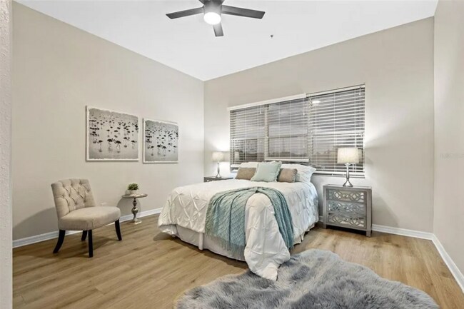 Building Photo - 330 Lang Ct N