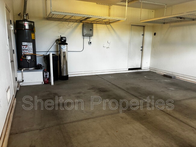 Building Photo - 10326 E Corbin Ave