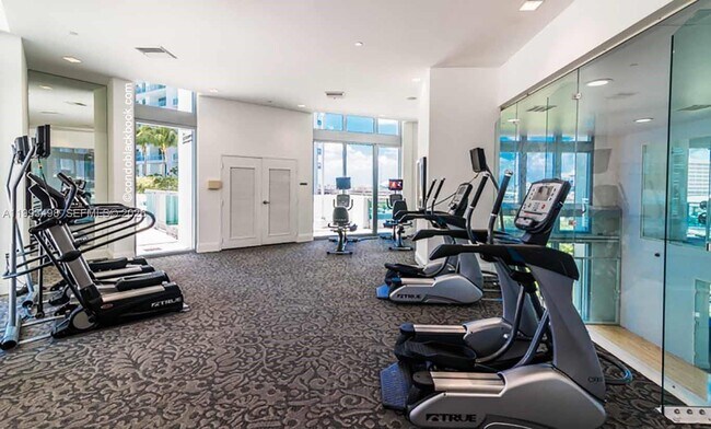 Building Photo - 350 S Miami Ave