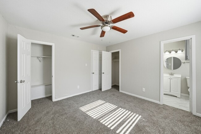 Building Photo - 2721 Ash Park Dr