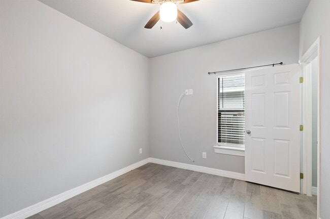 Building Photo - 1010 Tesoro Stone