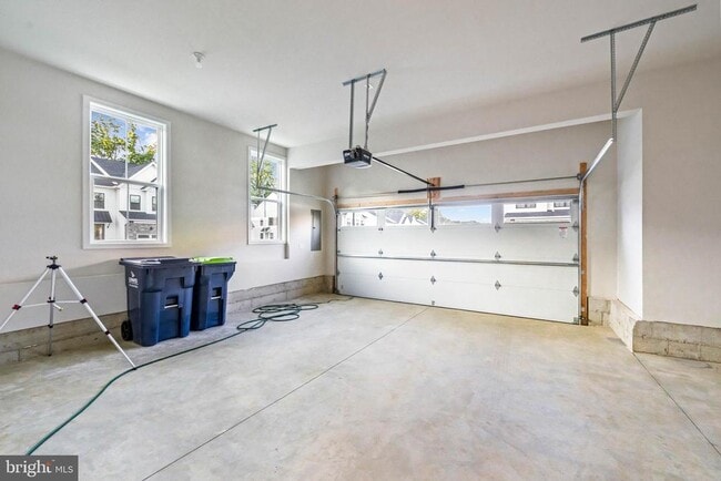 Building Photo - 401 HARTNUP St