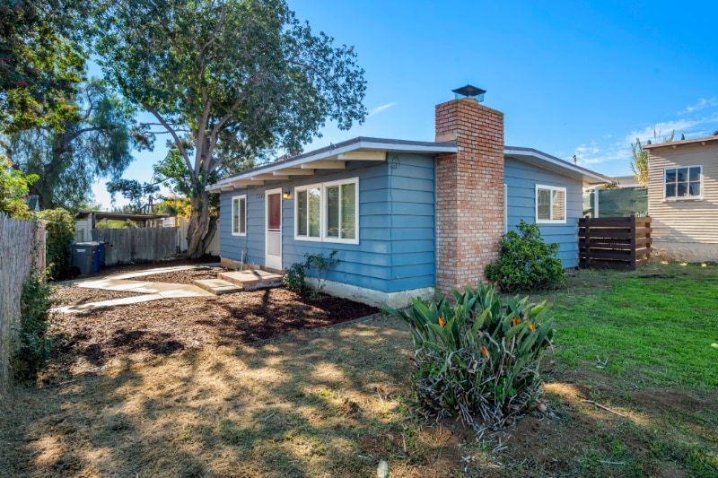 Building Photo - 2348 Cypress Ave