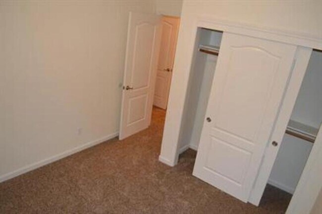 Building Photo - 2860 Blue Oak Ct