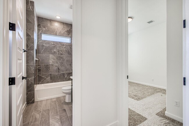 Building Photo - Beautiful East side House 4 bed-2.5 baths, part of The Overlook Casa Club that includes Swimming ...