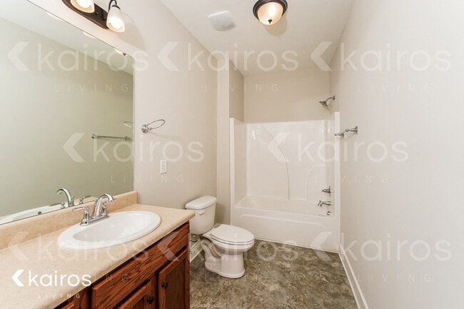 Building Photo - 131 Maple Leaf Dr