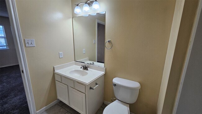 Building Photo - 2320 Shady Pine Dr