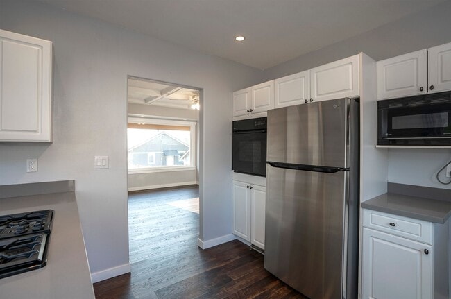 Building Photo - North End Tacoma Three Bed Craftsman