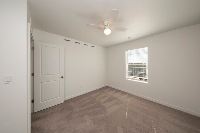 Building Photo - 11144 Maroon Bells Dr