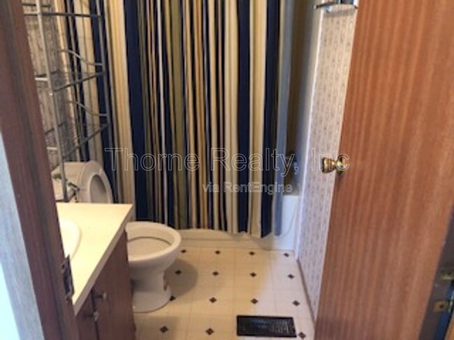 Building Photo - 137 Matts Ln